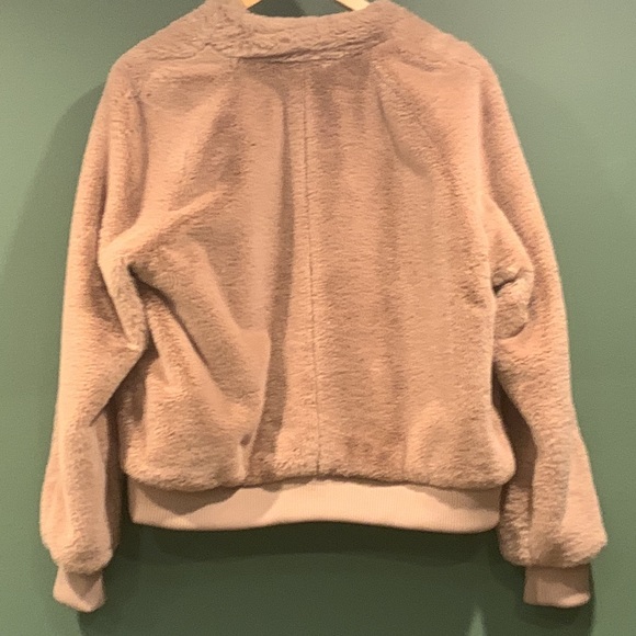 Banana Republic Faux Fur BomberJacket size L - Picture 2 of 6